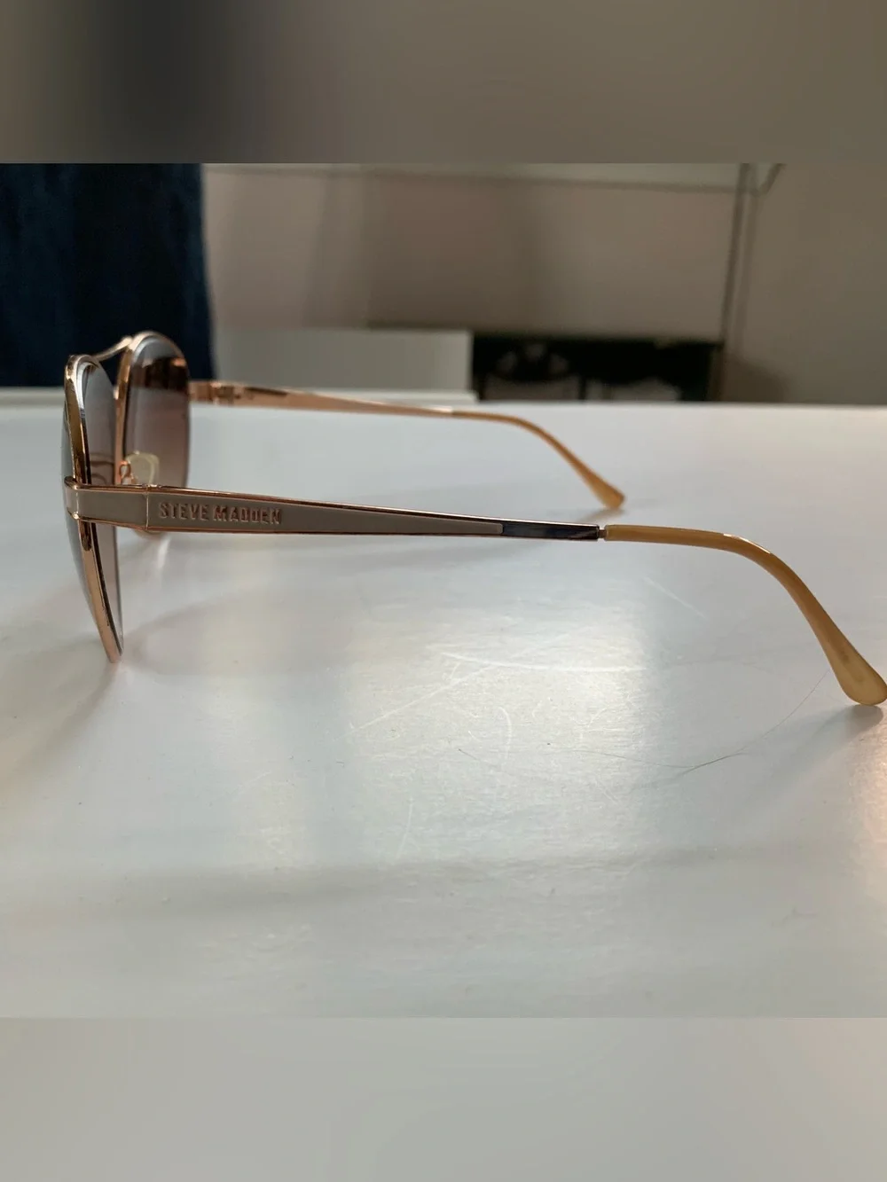 Aviator Sunglasses with Brown Gradient Lenses